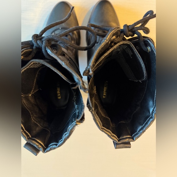 Express Mid Ankle Lug Combat Boots Black Gold Buckle Quilted Side Zip size 9 - Picture 3 of 8